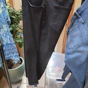 Lee Plus Women's 24W Ladies Capri Fit Jeans Dark Black